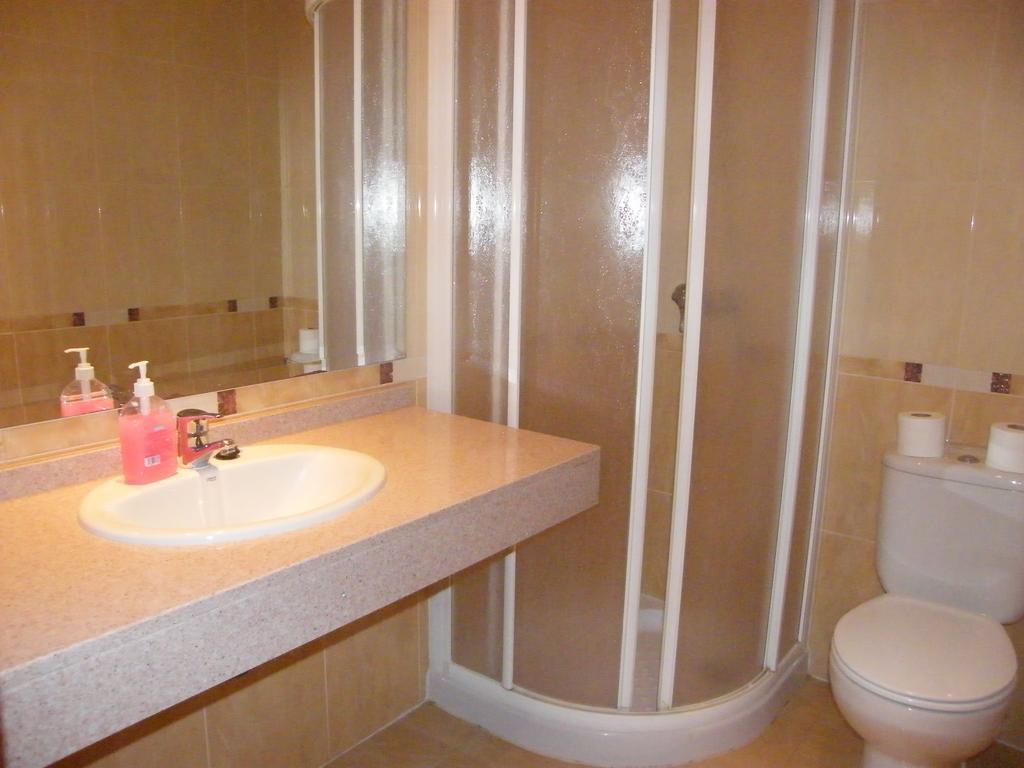 Hostal Dulcinea Esquivias الغرفة الصورة